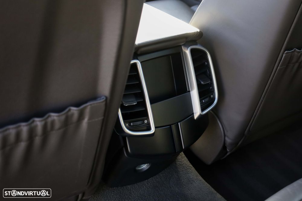 Porsche Cayenne S E-Hybrid Platinum Edition - 31