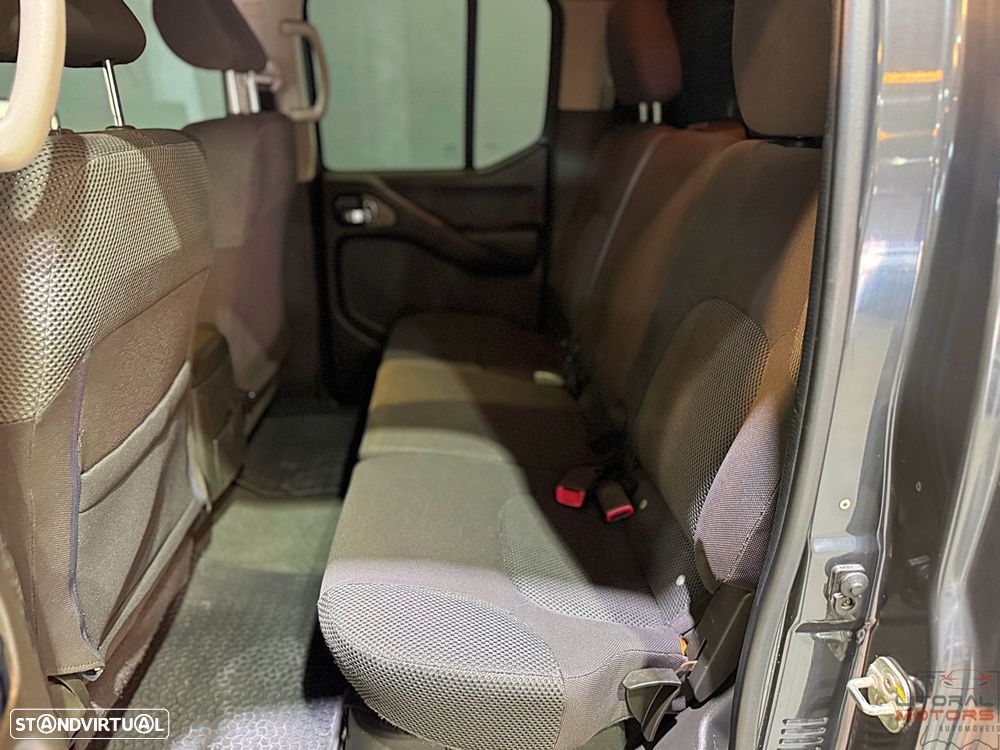 Nissan Navara 2.5 dCi CD Pilot - 17