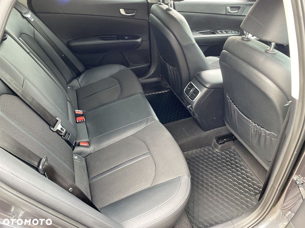 Kia Optima - 14
