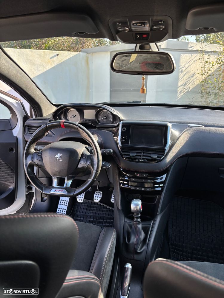 Peugeot 208 1.6 e-THP GTi by Sport - 12