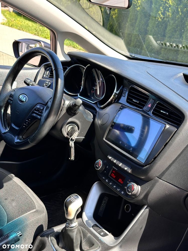Kia Ceed 1.6 CRDi 128 Platinum Edition - 33