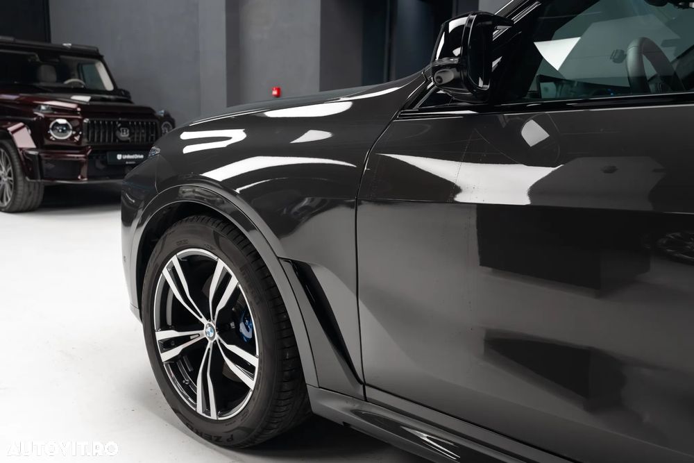 BMW X7 M60i xDrive AT MHEV - 32