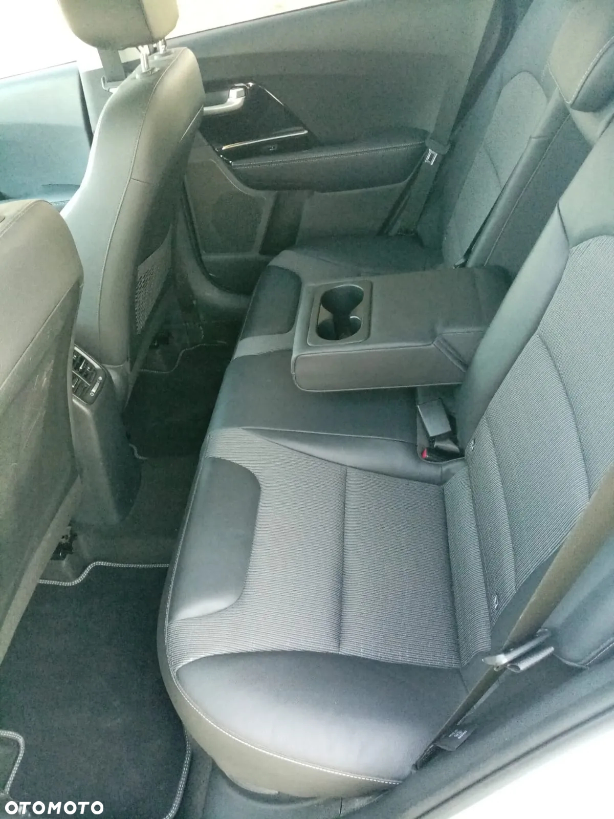 Kia Niro 1.6 GDI Hybrid M - 16