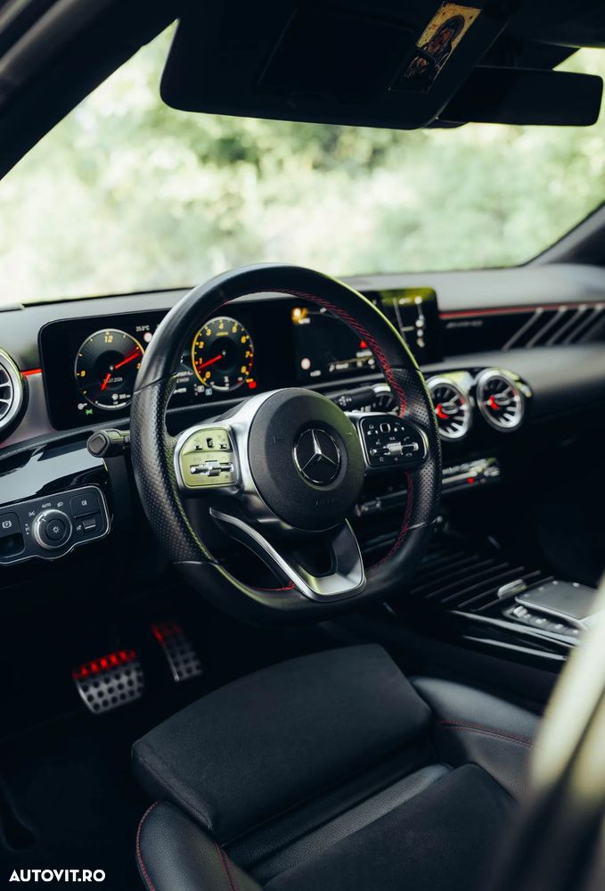 Mercedes-Benz A 35 AMG 4Matic+ Aut. - 16