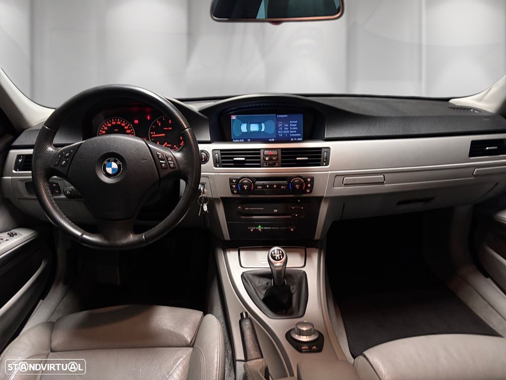 BMW 320 d DPF Edition Fleet Sport - 4