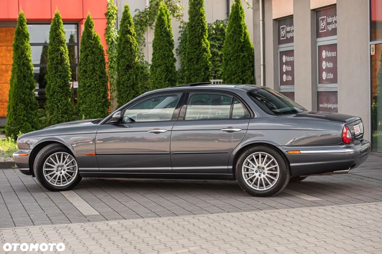 Jaguar XJR 4.2 - 12
