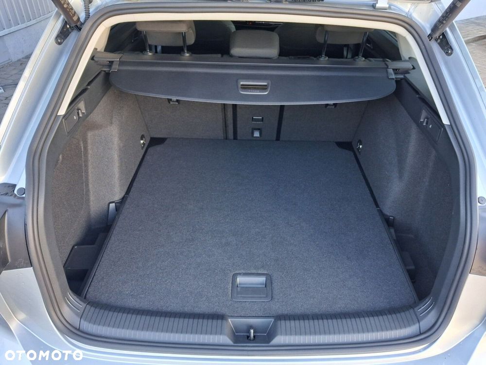 Volkswagen Golf Variant - 9