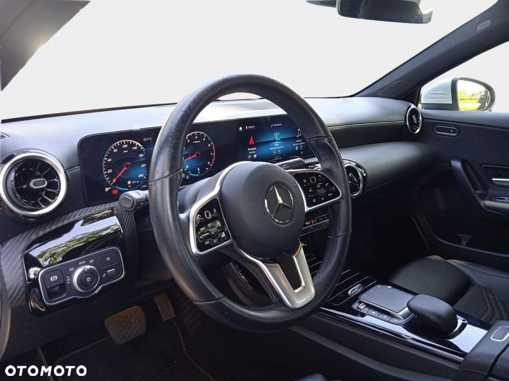 Mercedes-Benz Klasa A 180 7G-DCT - 12