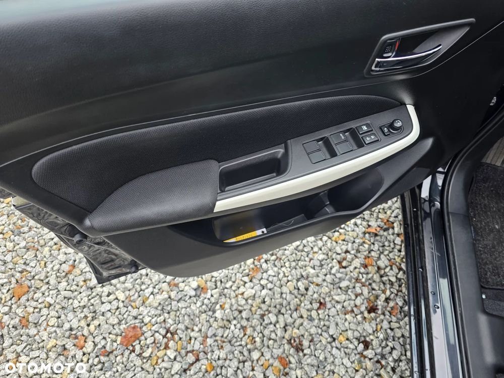 Suzuki Swift 1.2 Dualjet Hybrid Allgrip Comfort - 15