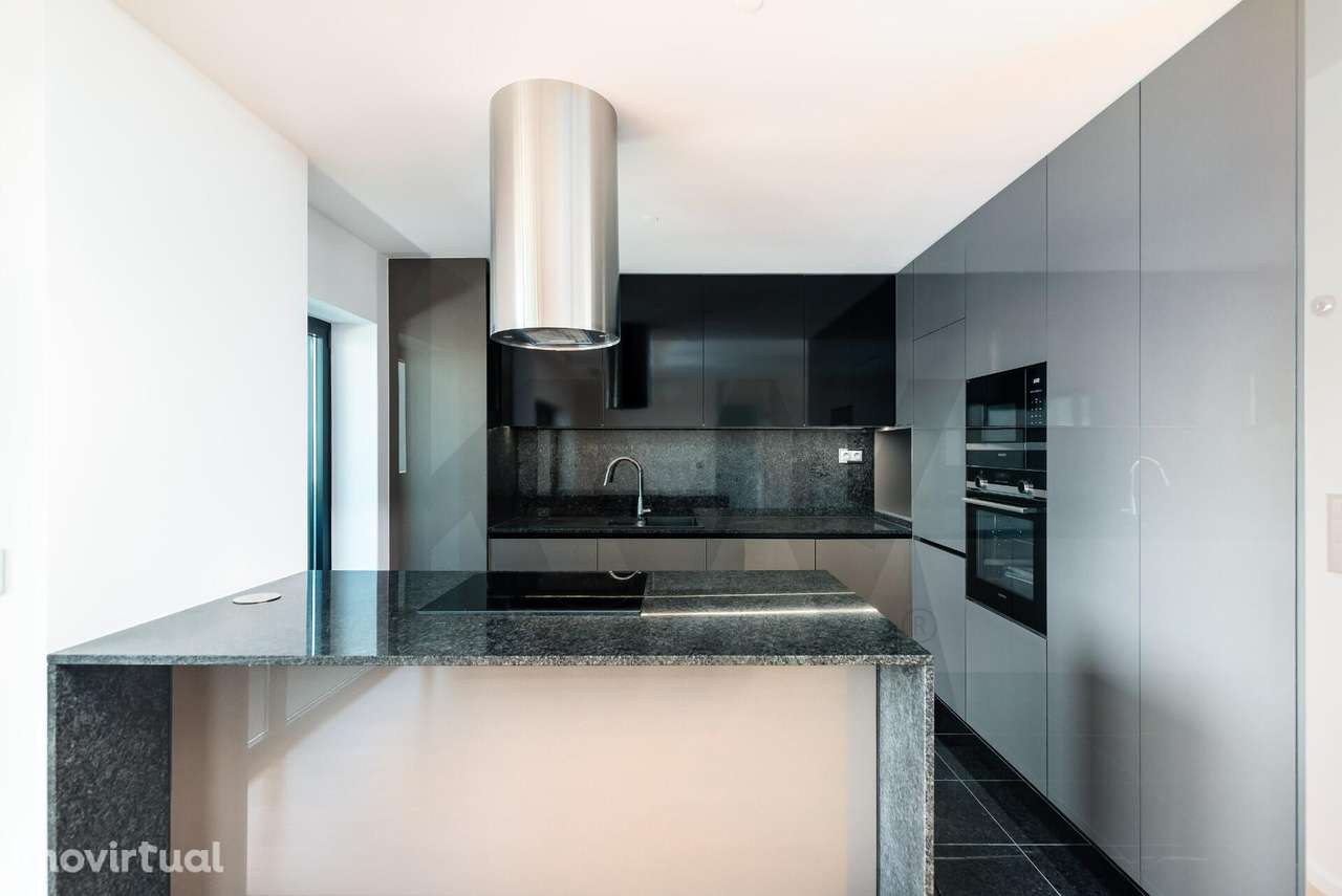 Apartamento T1- Moderno com Varanda, Garagem e Excelente Localização – - Grande imagem: 3/26