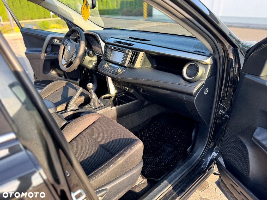 Toyota RAV4 - 16