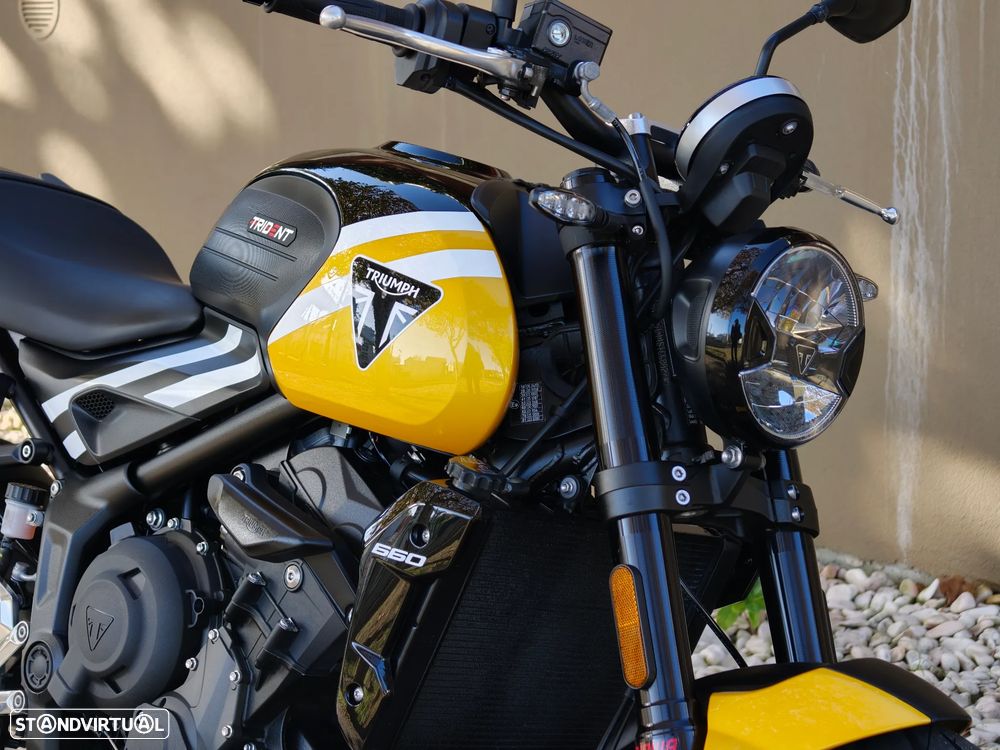 Triumph Trident 660 Cosmic Yellow - 14