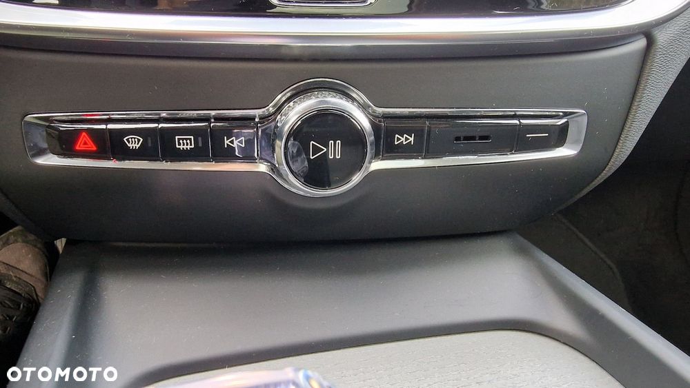 Volvo V60 Cross Country - 24