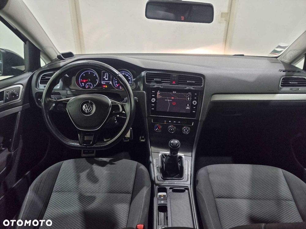 Volkswagen Golf - 12