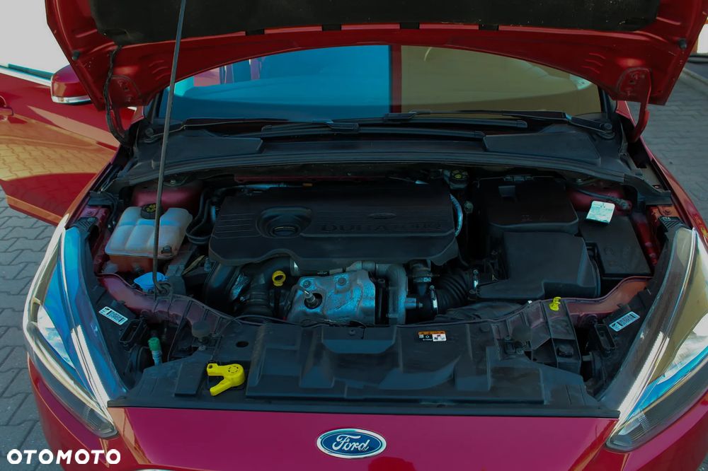 Ford Focus 1.5 EcoBlue Start-Stopp-System ST-LINE DESIGN - 40