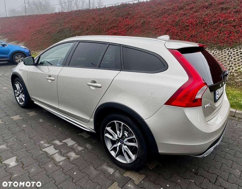 Volvo V60 Cross Country - 2