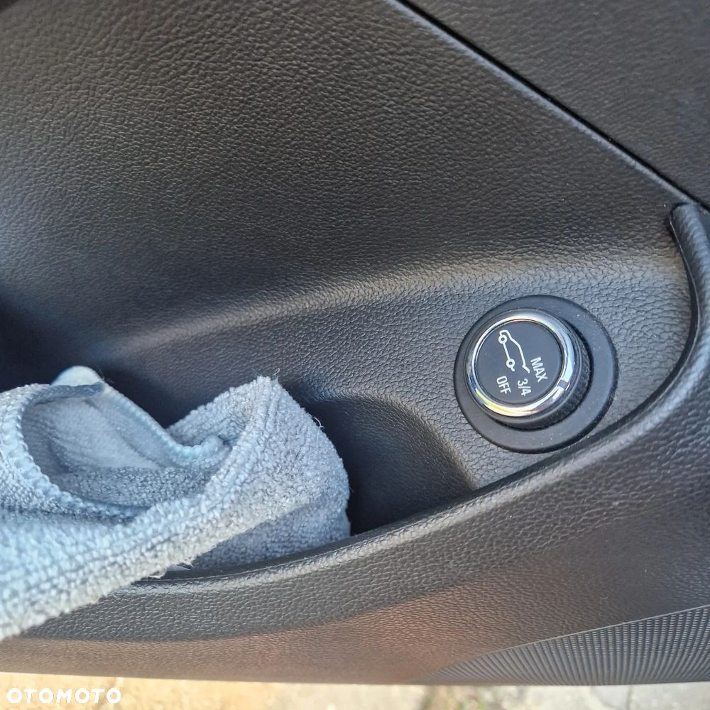 Opel Insignia - 16