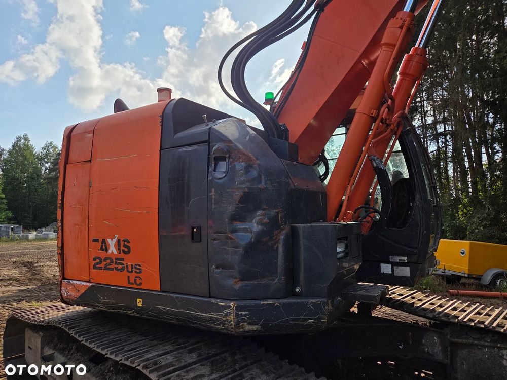 Hitachi Zx225us lc - 12