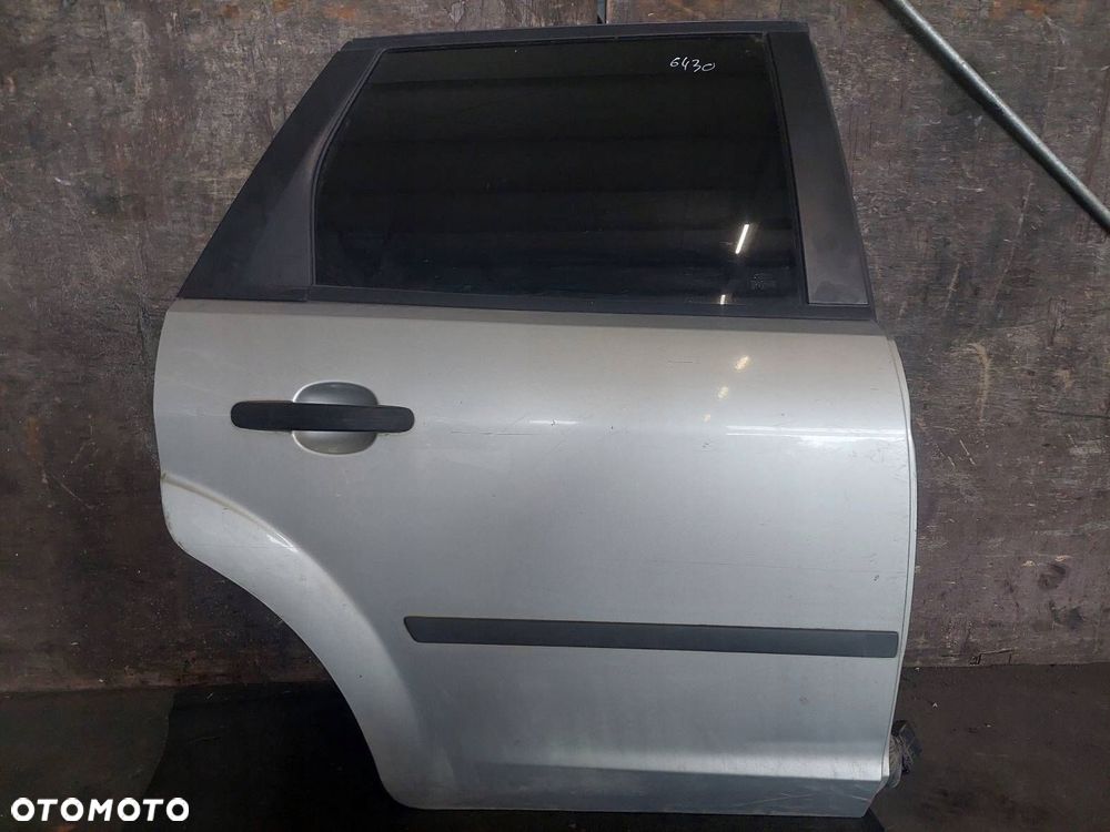 DRZWI KOMPLETNE PRAWY TYŁ FORD FOCUS MK2 KOMBI 03 - 1