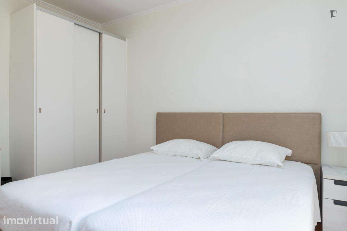Quarto - localizado em Intendente Lisbon - Grande imagem: 3/19