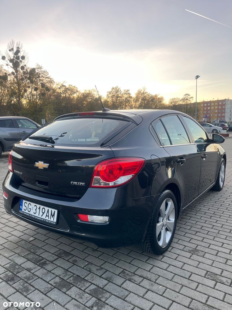 Chevrolet Cruze 1.8 LT - 11