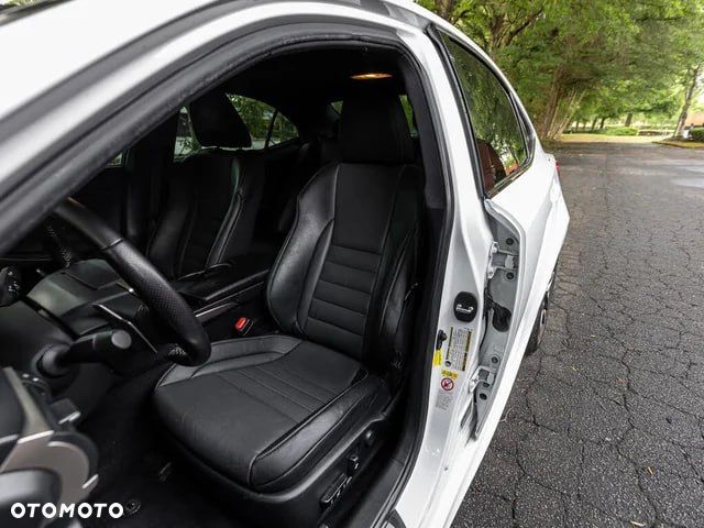 Lexus IS 200t / 300 F Sport - 13