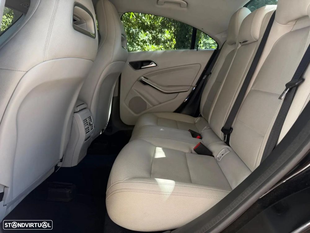 Mercedes-Benz CLA 200 CDI AMG Line — fotografia 35
