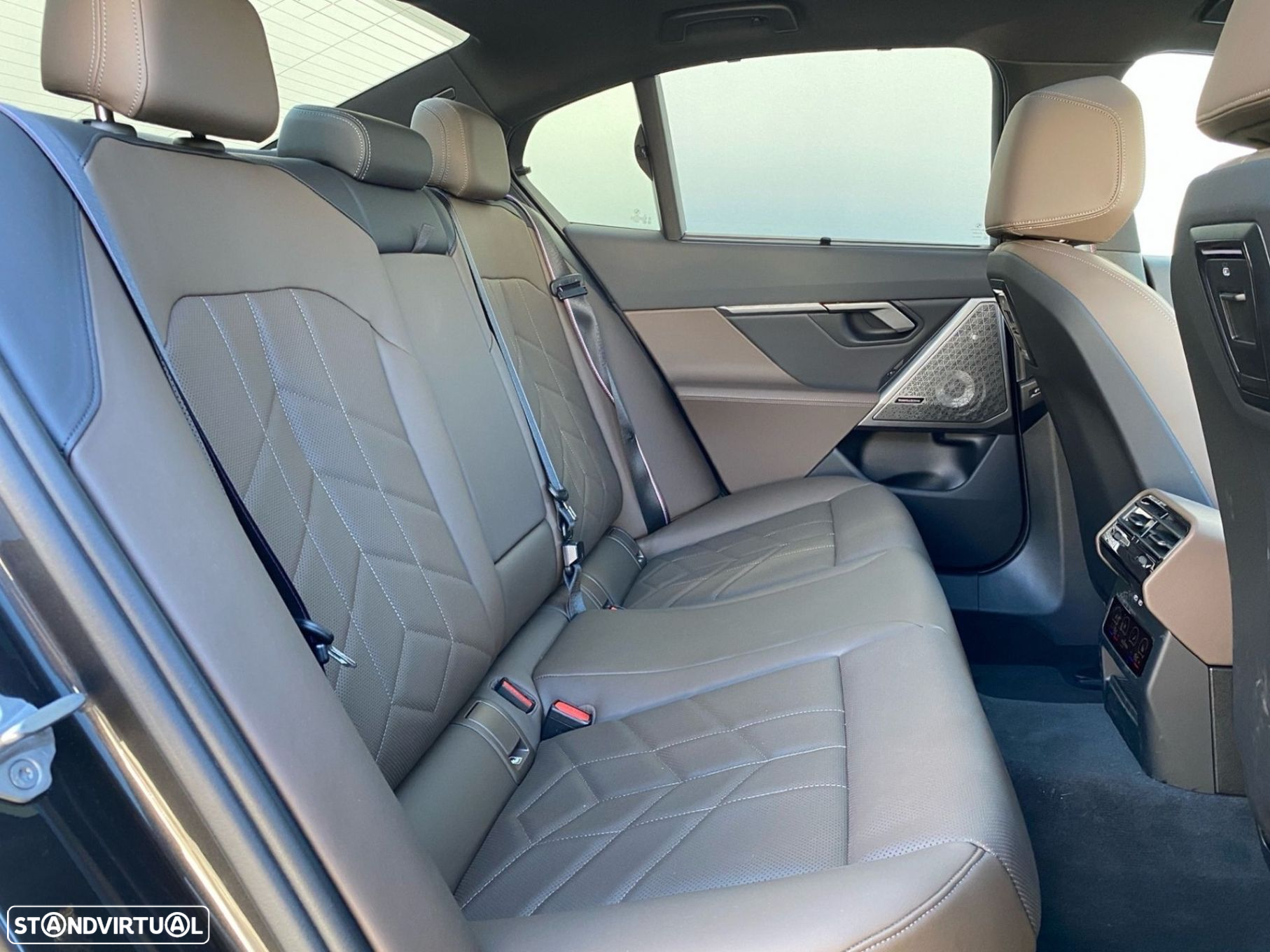 BMW 520 d Pack Desportivo M Pro - 26