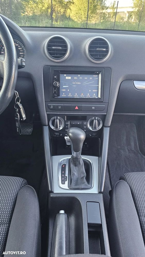 Audi A3 Sportback 1.4 TFSI S tronic Ambition - 4
