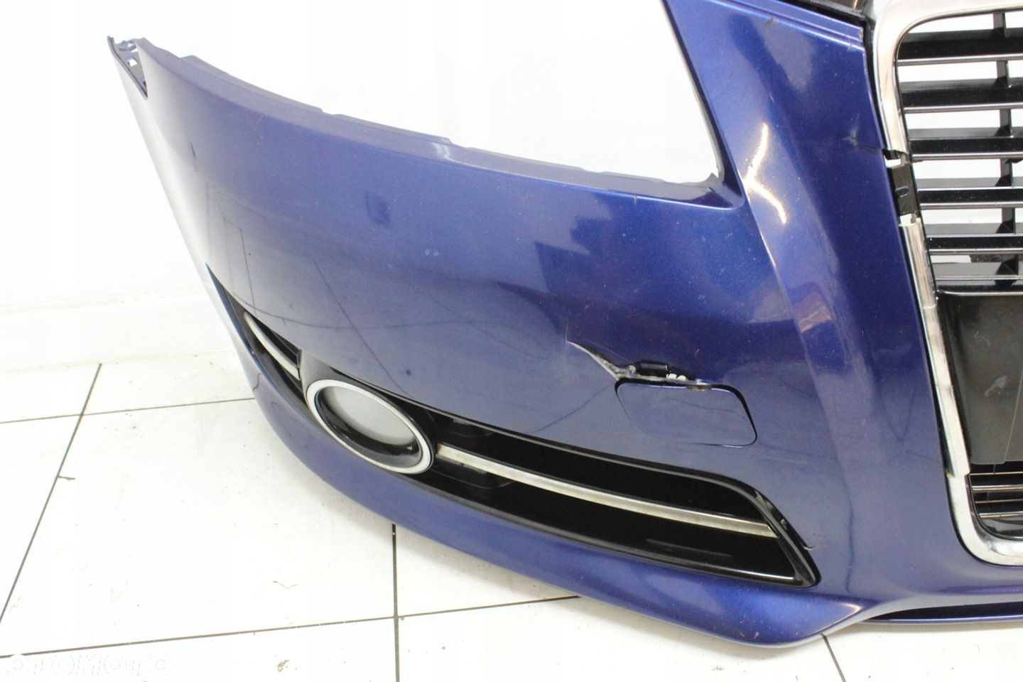 AUDI A3 II 8P LIFT 2008R- ZDERZAK PRZÓD PRZEDNI GRILL LX5Q - KOD LAKIERU - 2