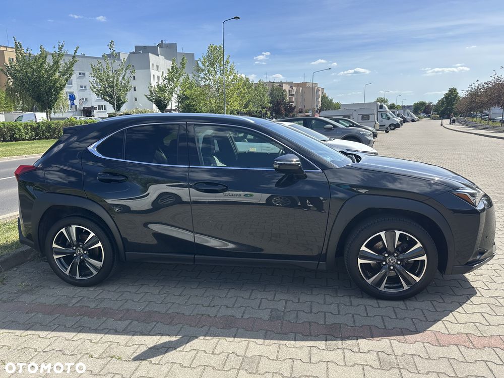 Lexus UX 250h Elegance 2WD - 3