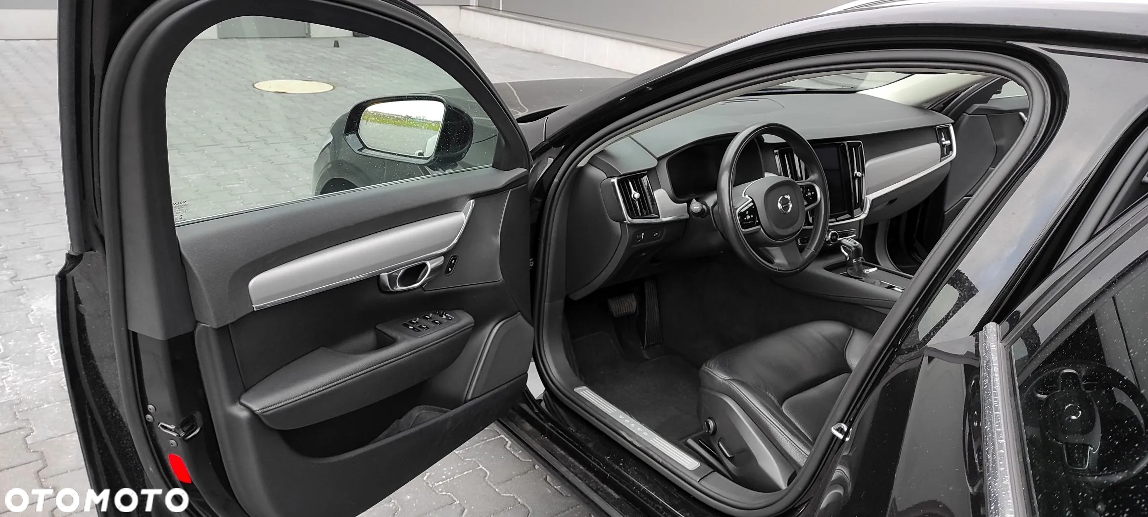 Volvo V90 D4 Momentum - 25