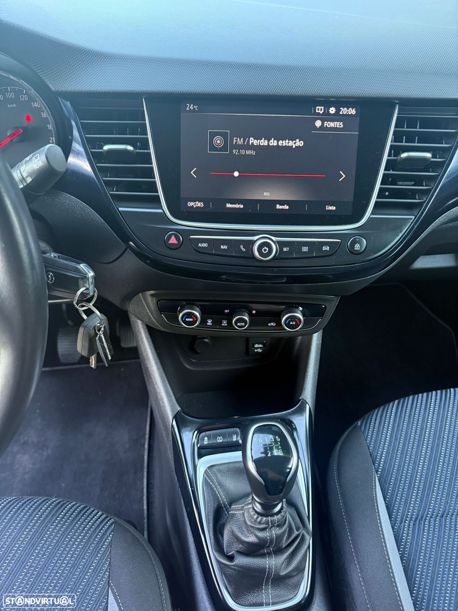 Opel Crossland X 1.2 T Innovation - 14