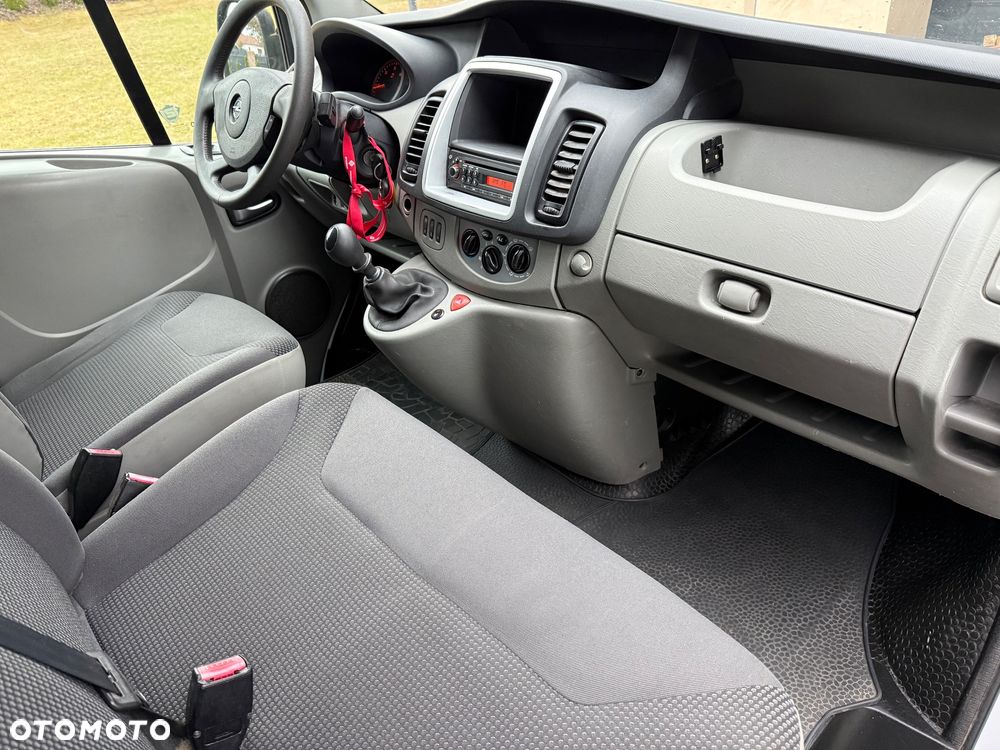 Opel Vivaro - 11