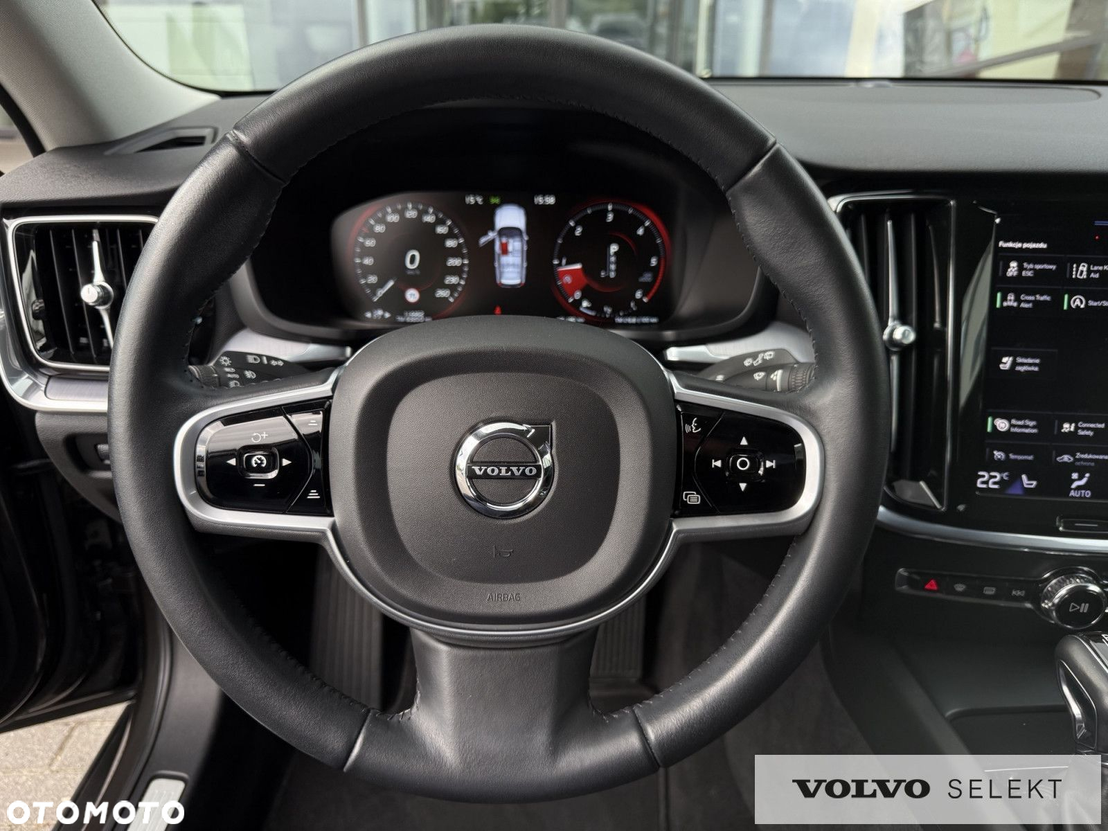 Volvo V60 Cross Country - 16
