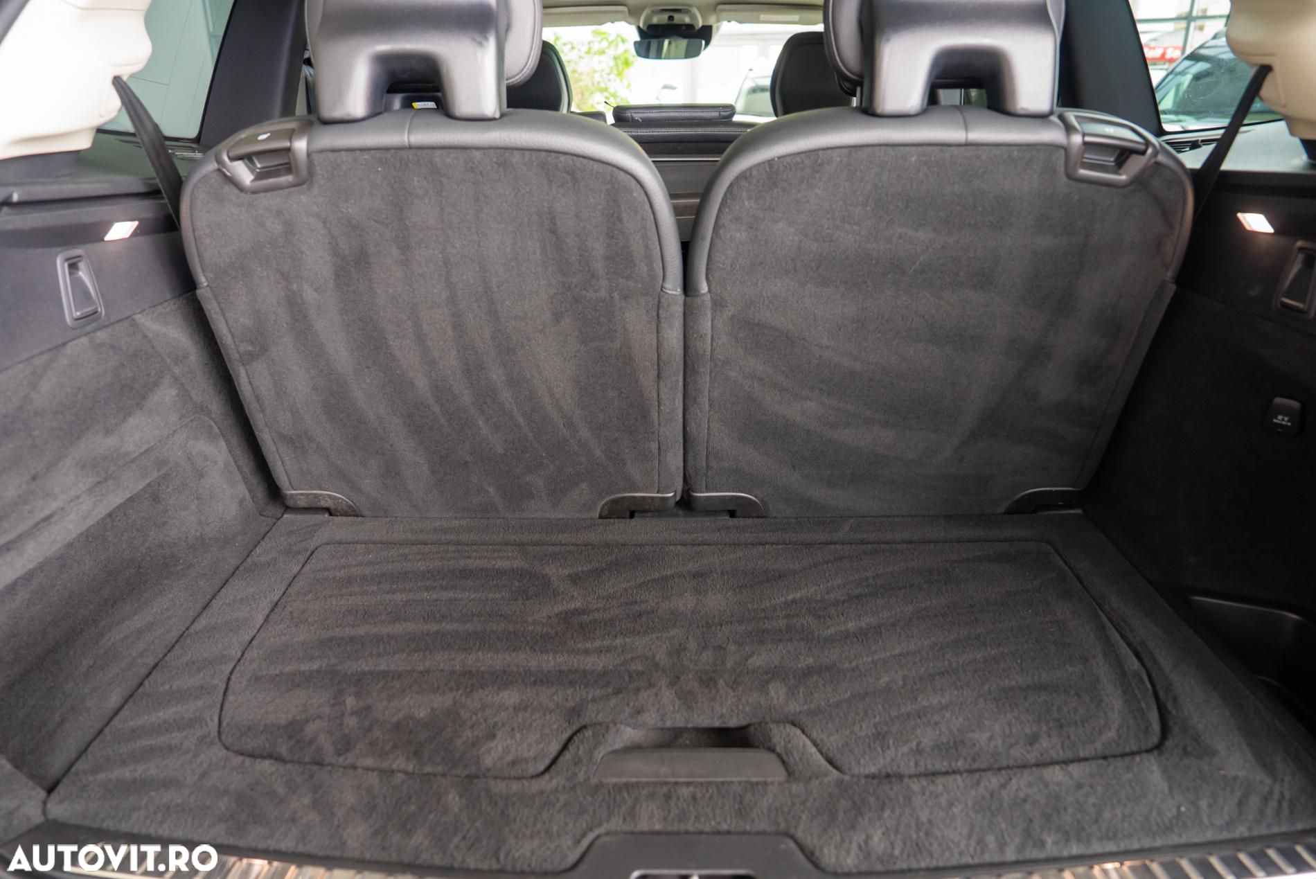 Volvo XC 90 - 21