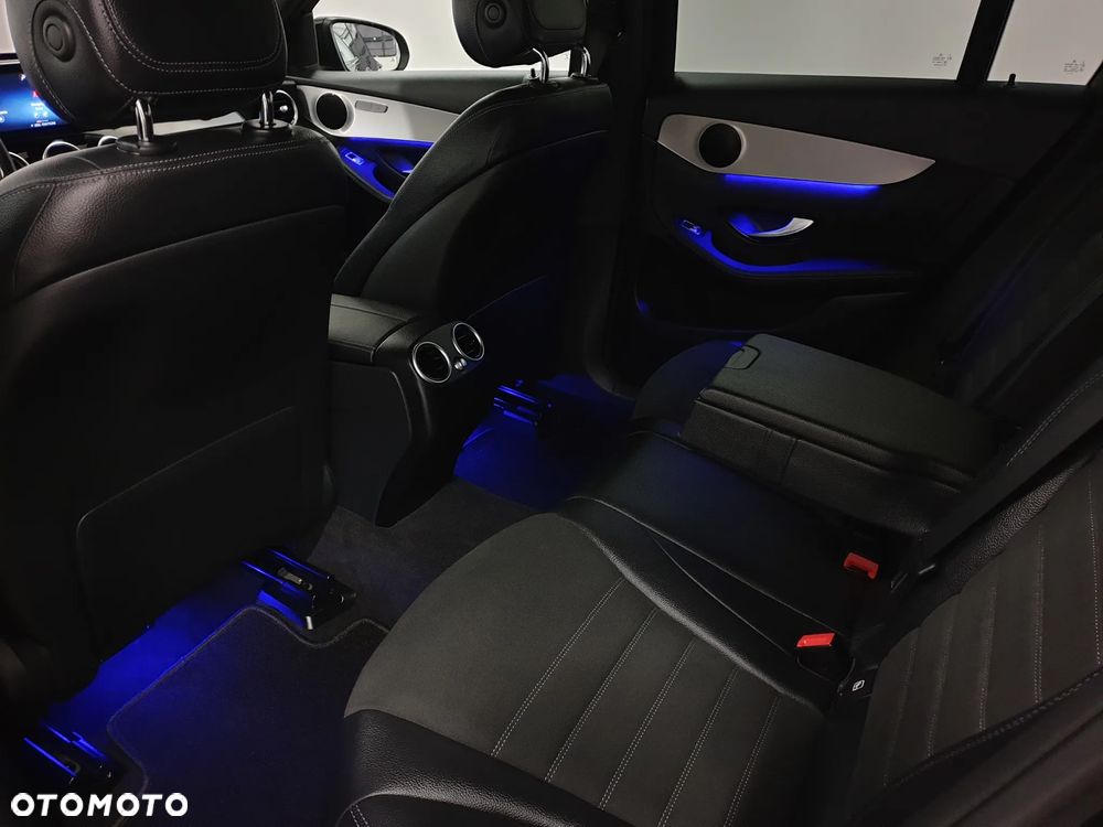 Mercedes-Benz GLC 300 de 4Matic 9G-TRONIC AMG Line Plus - 29