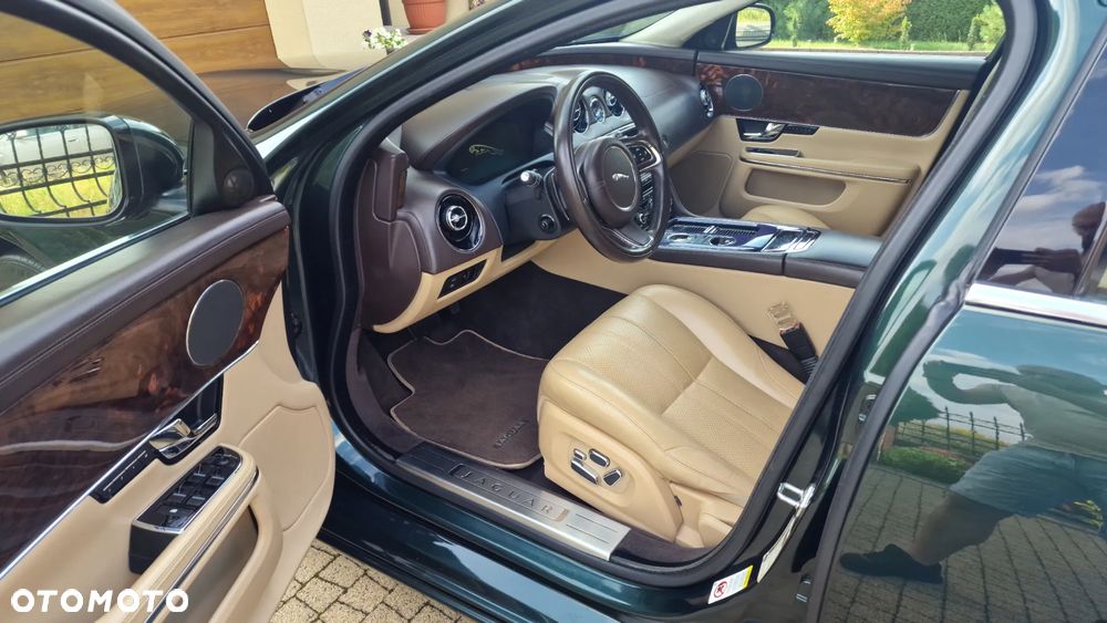Jaguar XJ - 21