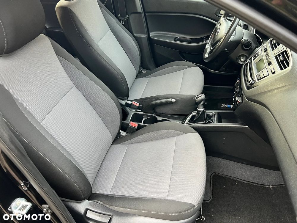 Hyundai i20 - 12