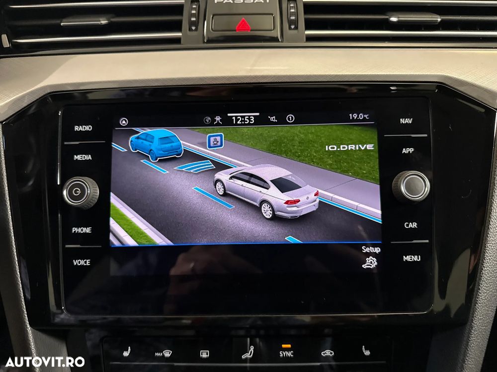 Volkswagen Passat - 21