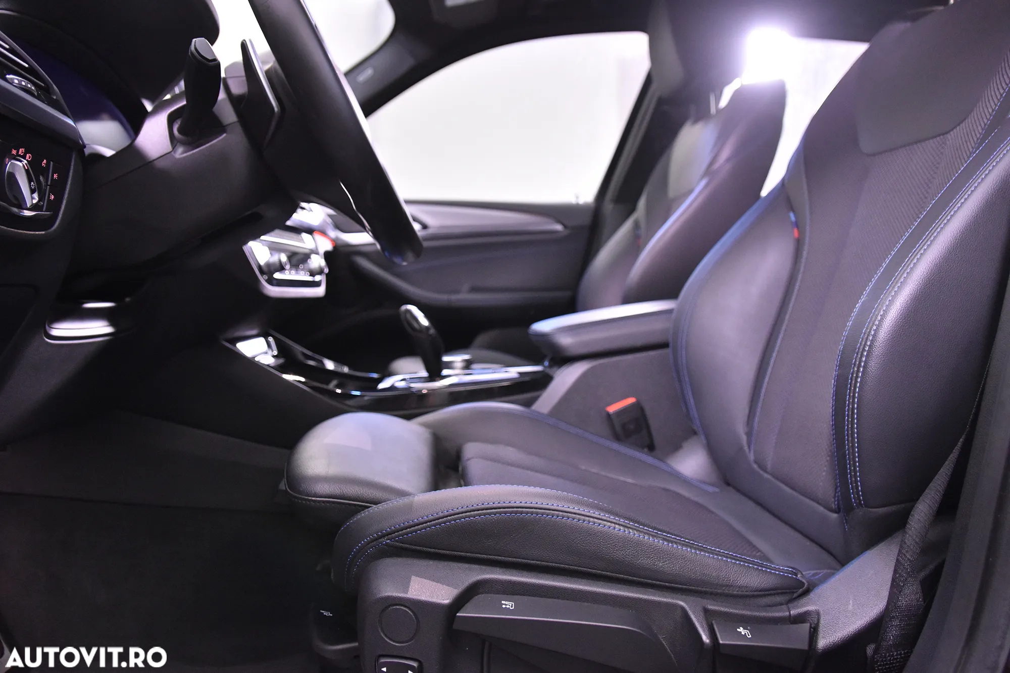 BMW X3 xDrive30i AT - 24