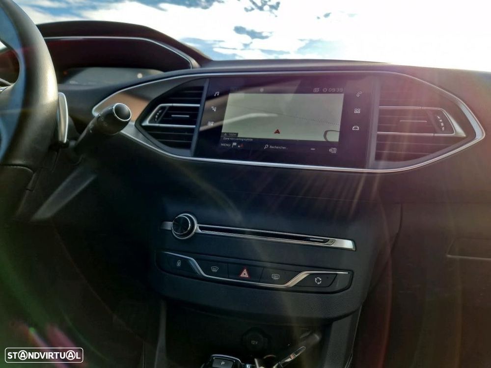 Peugeot 308 SW 1.2 PureTech Allure Full LED EAT8 - 9