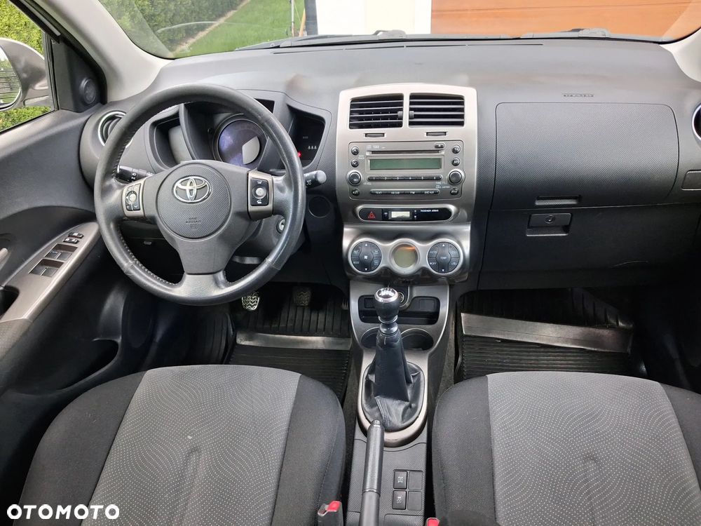 Toyota Urban Cruiser 1.4 D-4D Sol 4x4 EU5 - 17