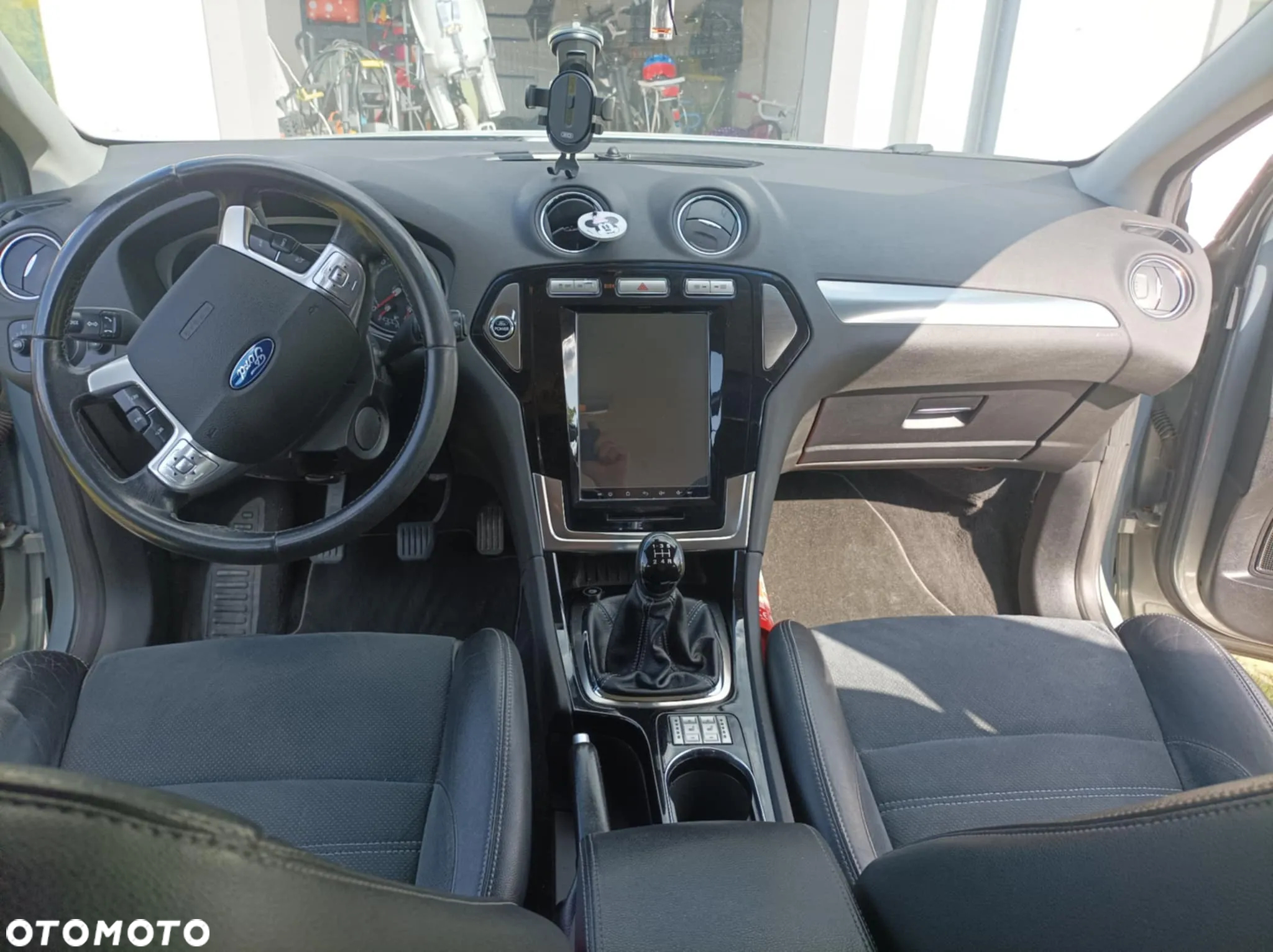 Ford Mondeo 2.0 FF Ghia - 25