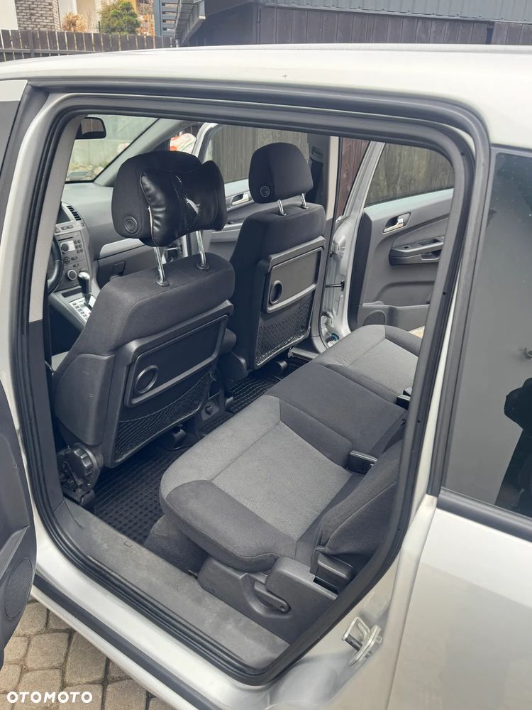 Opel Zafira - 27