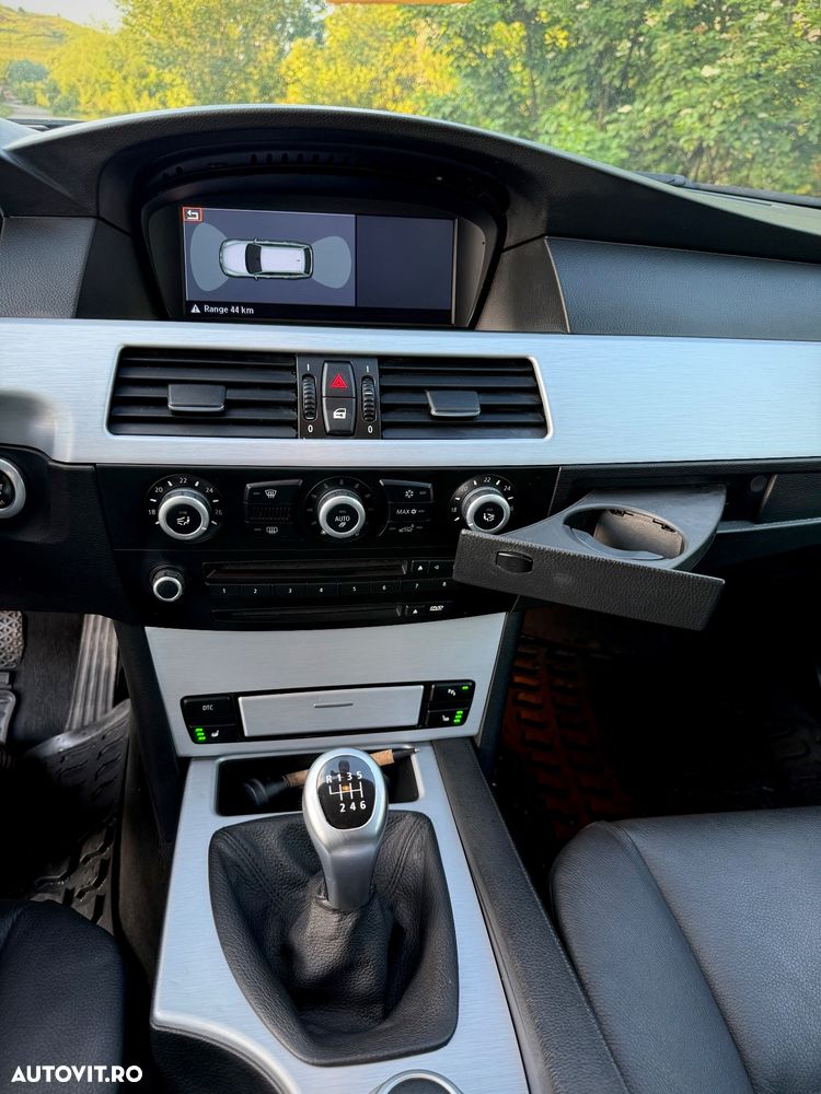 BMW Seria 5 520d - 7
