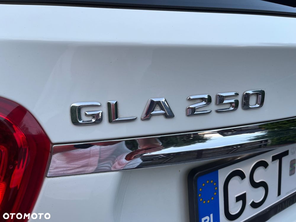 Mercedes-Benz GLA 250 7G-DCT - 10