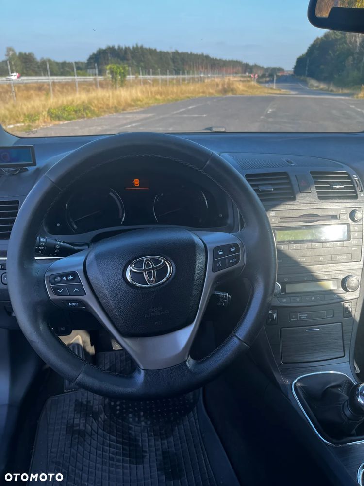 Toyota Avensis - 9