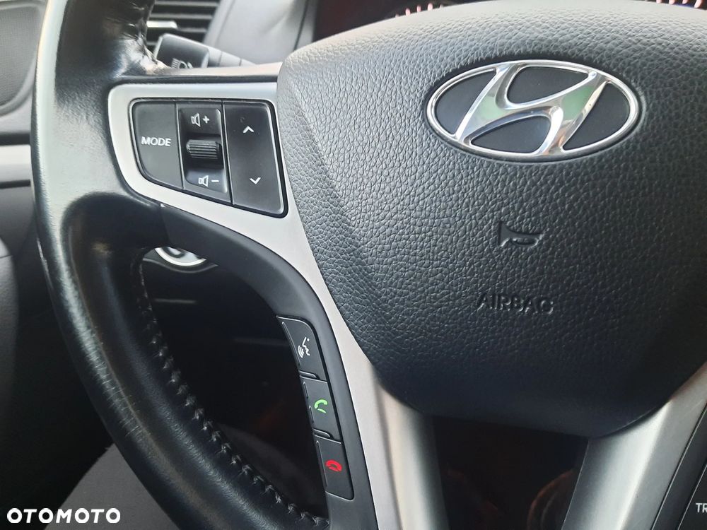 Hyundai i40 i40cw 1.7 CRDi Automatik Fifa World Cup Edition - 24