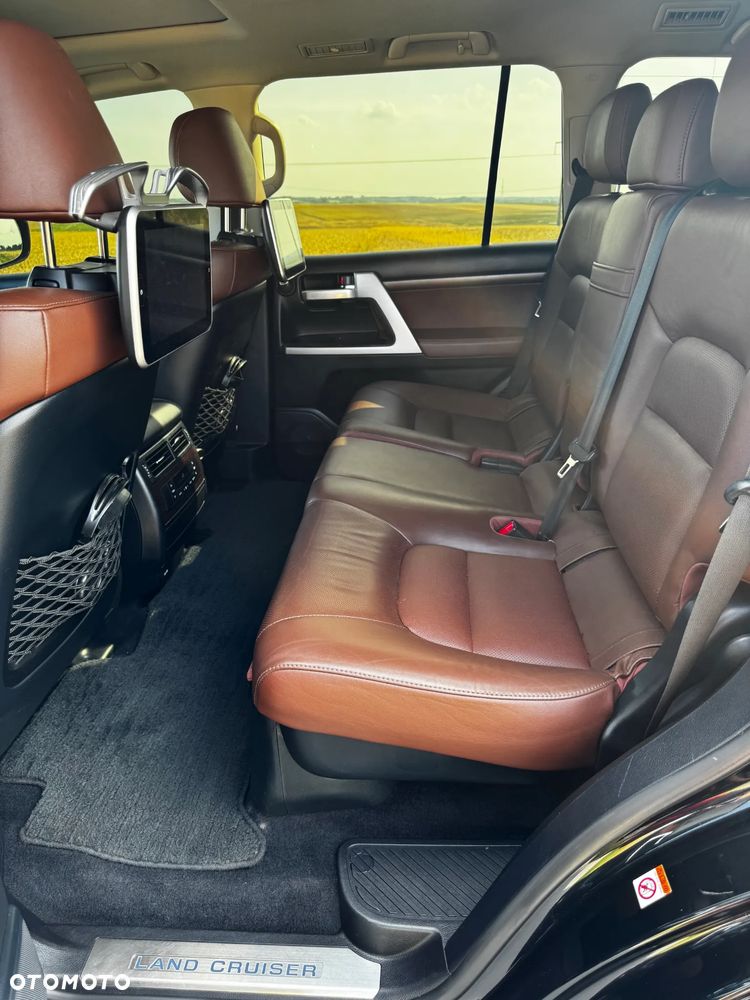 Toyota Land Cruiser - 8